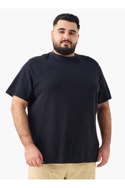 FAV تي شيرت برقبة دائرية ومزخرف بمقاسات كبيرة