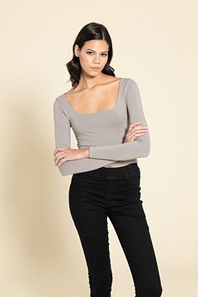 FOR YOU MODA Doppellagige Modalbluse mit quadratischem Ausschnitt und Steinmuster