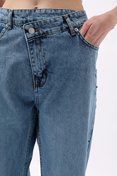 GENCULUS    Asymmetrical Waist Leg Slit Jean