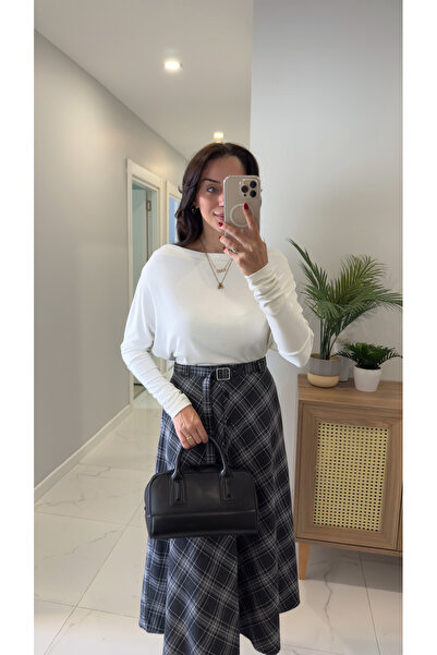 BİRCANÇİL Jolly Ecru Off-Shoulder Blouse