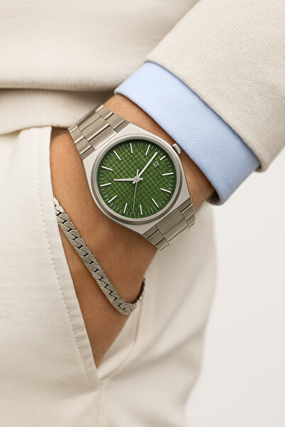 Northwatch Men's Steel Wristwatch & Steel Bracelet Set – Stylish Modern Ensemble