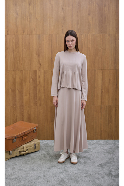 Birgül Bektaş Σετ φούστα με λεπτομέρεια πλισέ σε μπεζ χρώμα