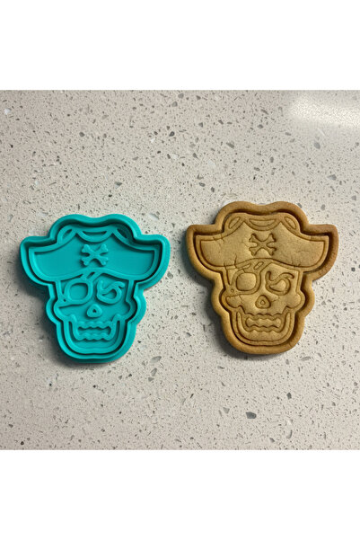 Craftelle Pirate Hat Skull Cookie Mold and Stamp Set |   Sailor, Adventure Themed Party |   Sugar Paste