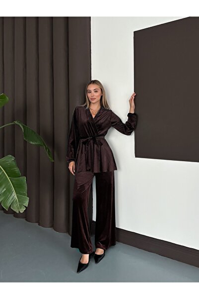 verabelle Velvet Fabric Shoulder Padded Stylish Double-Breasted Suit with Belt Detail