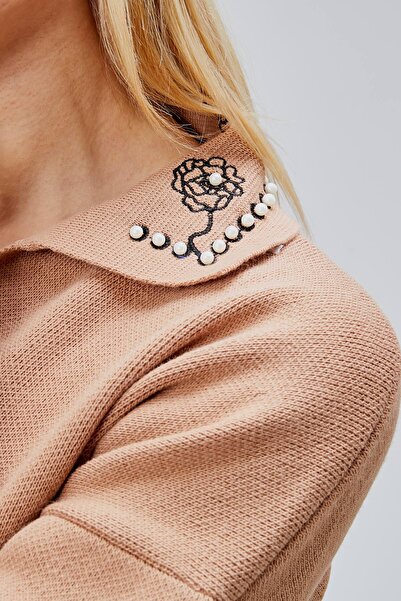 Jinx Wear Fashion Women's 2-Piece Acrylic Knitwear Set with Collar and Sleeve Lace Detail and Pearl Detail