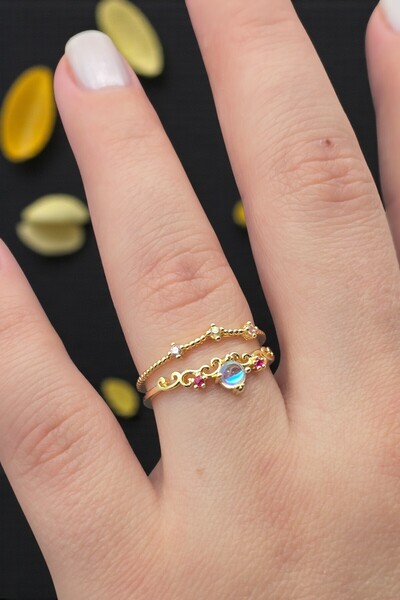 NBS Beautiful Naturel Stones خاتم نسائي موديل تاج مرصع بحجر الزركون باللون الذهبي من برينسيس