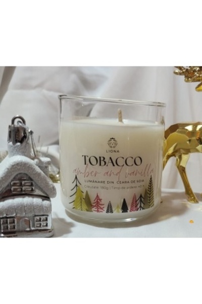 Liona Glass Jar Candle, 180 g - Tobacco, Amber & Vanilla (Christmas label)