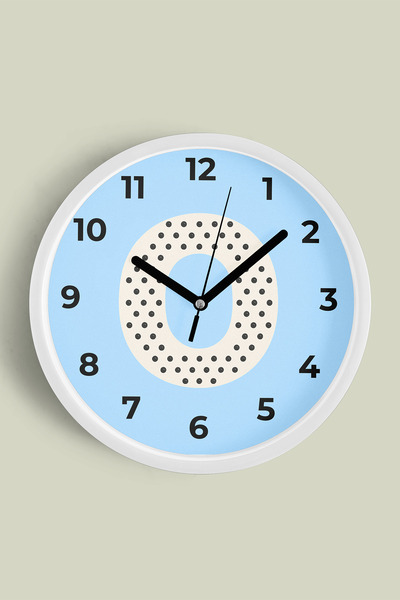 JHAAR Ceas de perete pentru camera băieților cu litera O - 30 cm - Carcasă al...