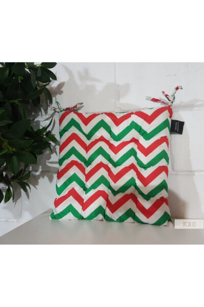 Reiashn Wicker Moses basket bed with a pebbled mattress