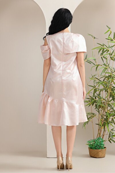 berlanty Elegant short pink dress with a modern cut