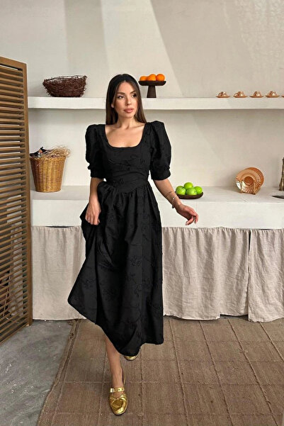 GENCULUS Black Balloon Sleeve Embroidered Dress