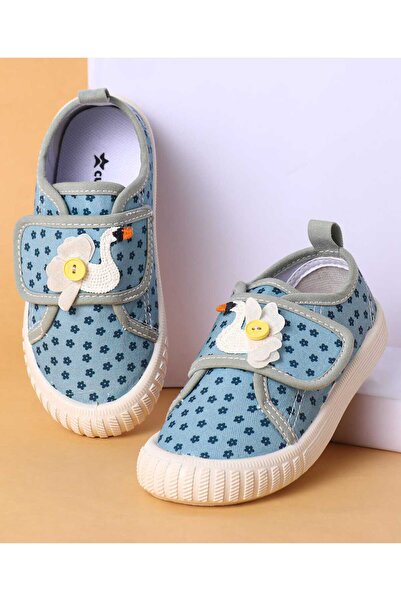 Cute Walk by Babyhug حذاء كاجوال بإغلاق فيلكرو وطبعة زهور وتطريز - أزرق