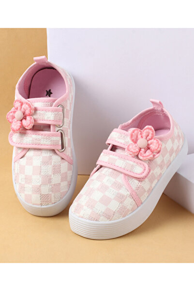 Cute Walk by Babyhug حذاء كاجوال بشريط فيلكرو ونقشة زهور - وردي