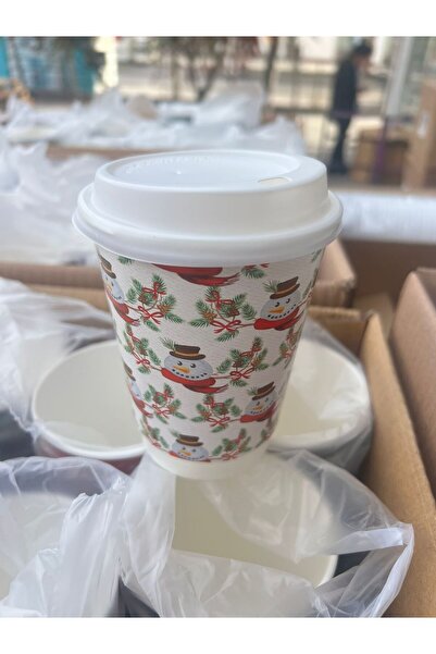 Yenigeldi 8 Adet Karton Bardak Dökülme Önleyici Kapakla Beraber Yılbaşı Süsü