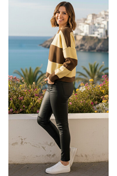 VEGENZE Women's Yellow Brown Block Striped Crew Neck Knitwear