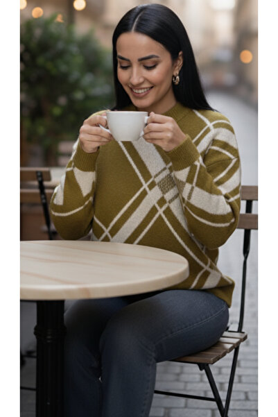 VEGENZE Women's Khaki Geometric Patterned Crew Neck Winter Knitwear