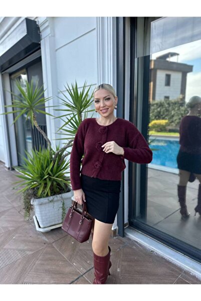 HSNGIYIM Bearded Sweater with Rose Detail on the Front