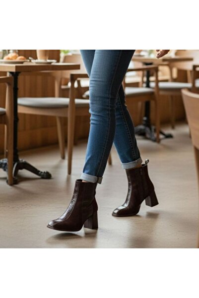 NE&VE SHOES Καφέ σουέντ γνήσιο δέρμα κροκόδειλου συνδυασμός υφασμάτων Γυναικείες μπότες με χοντρό τακούνι, κομψές και άνετες