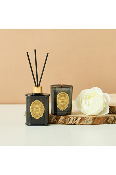 Scent.d London مجموعة هدايا مكونة من قطعتين من الشموع المعطرة برائحة الزعفران الأسود الشرقية الفاخرة مع موزع الروائح