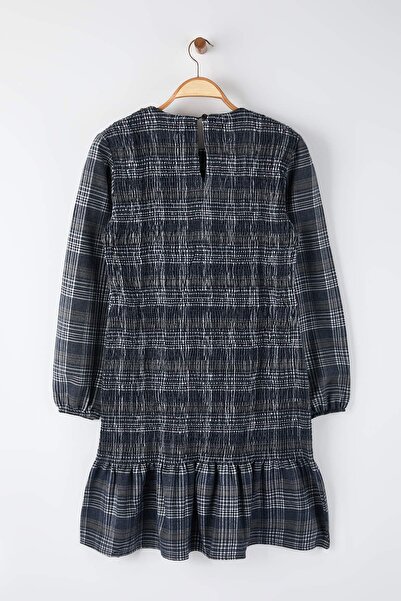 Trendyol Curve Multi-Colored Plaid Checkered Gipeli Mini Polyviscose Woven Plus Size Dress Tbbaw26Ah00087