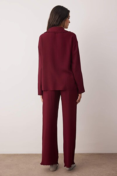 Trendyol Collection Pflaumenfarbenes, einfarbiges Shally-Pyjama-Set THMAW25PT00146