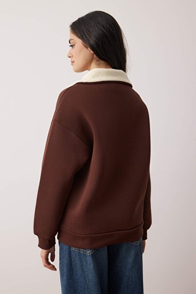 Trendyol Collection Καφέ oversized / Φαρδύ βελούδινο πλεκτό φούτερ με φερμουάρ και φλις εσωτερικά TWOAW26SW00228