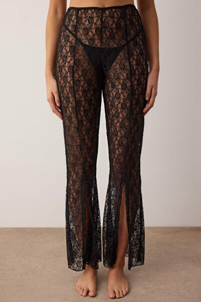 Trendyol Collection Schwarzes, mit Spitze verziertes, detailliertes, kappenloses Strickunterwäsche-Set THMAW26CC00030