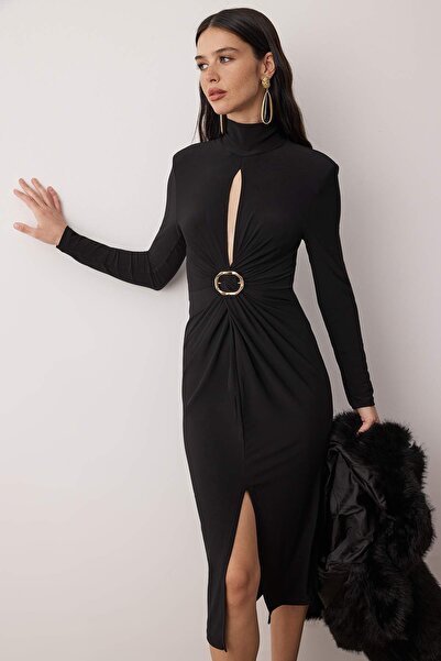 Trendyol Collection Black Cut Out Accessory Detail Knitted Midi Unlined Stylish / Evening Dress Tpraw26El00060