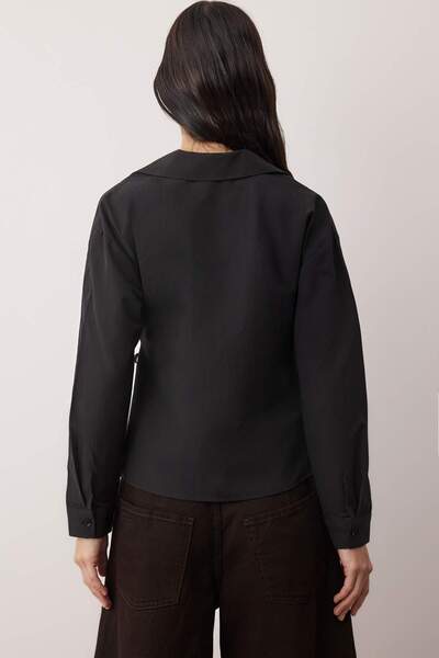 Trendyol Collection Black Double-Breasted Regular Fit Woven Shirt with Closure Tie Detail Twoss25Go00029