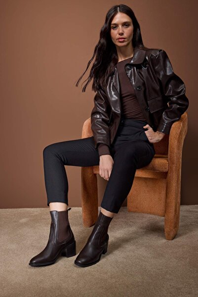 TRENDYOL SHOES Γυναικείες μπότες με τακούνι καφέ τετράγωνο μπλοκ TAKAW26BO00114