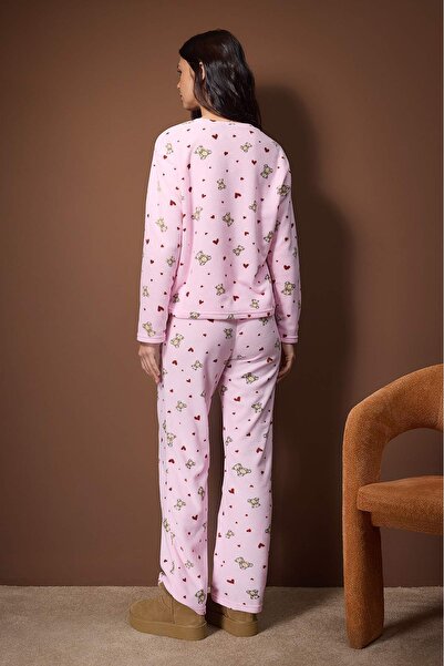Trendyol Collection Pink Teddy Bear and Heart Pattern Winter Fleece Knitted Pajamas Set Thmaw26Pt00150