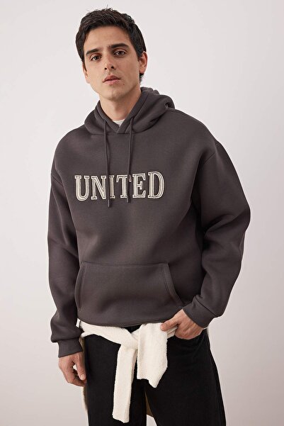 Trendyol Collection Anthracite Oversize/ Wide Cut Applique Embroidered Sweatshirt Tmnaw26Sw00056