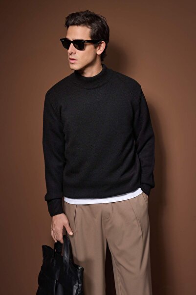 Trendyol Collection Black Relaxed Mock Neck Straight Sweater Tmnaw26Kz00013