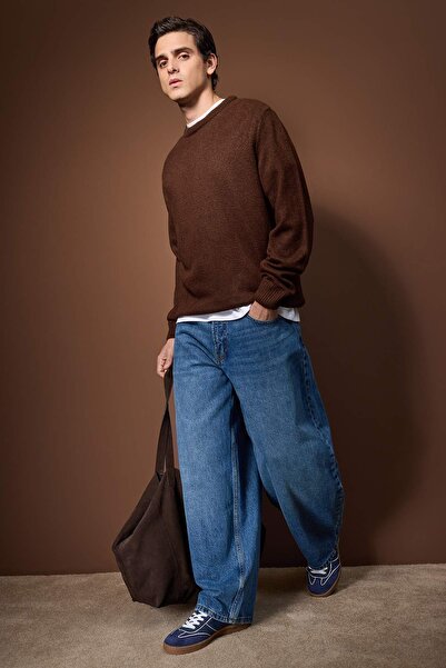 Trendyol Collection Brown Relaxed Crew Neck Sweater Tmnaw26Kz00012
