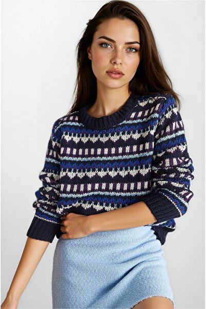 WeShaya سترة تريكو ذات ياقة مستديرة ونمط مطبوع على الكتف باللون الأزرق الداكن