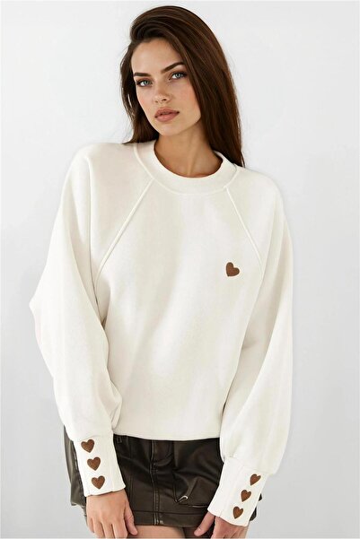 WeShaya Бяла блуза с бродерия на сърце и три нишки Shardone Bicycle Neck Sweatshirt