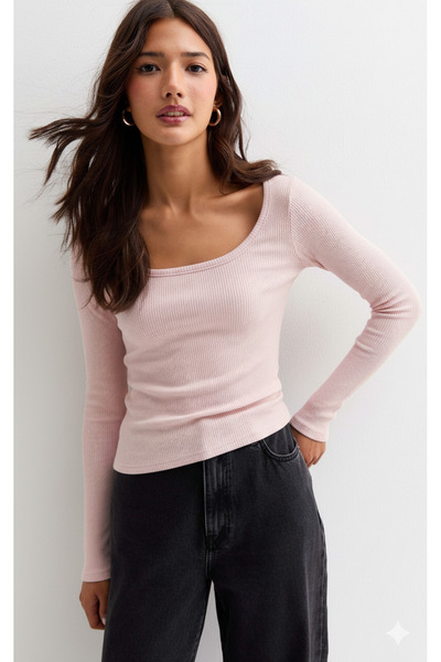 Rooted بلوزة نسائية بأكمام طويلة باللون الوردي الفاتح، وياقة حمام السباحة العميقة، وقماش قصير مضلع