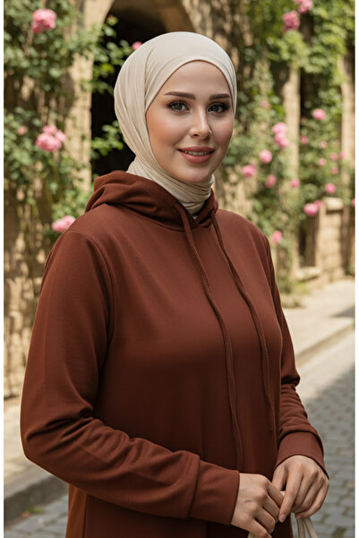 sefamerve Hnědé sportovní šaty s kapucí - 0190-11, dvě nitě