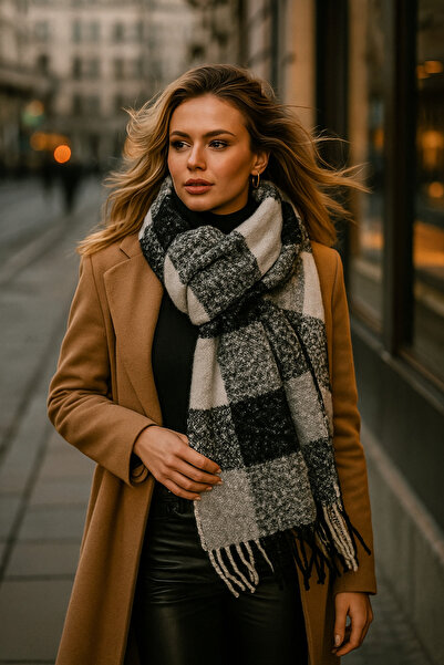 Luminos Butik Gri Siyah Beyaz Kareli Desenli Püsküllü Şal - Atkı Modelleri Sal1283