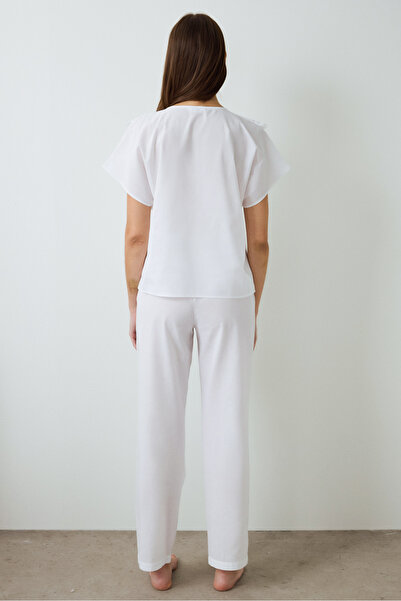 Penti Optisches weißes Alia-Pyjama-Set aus Baumwolle mit Spitze und V-Ausschnitt und kurzen Ärmeln