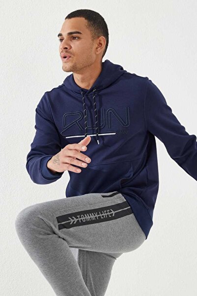 TOMMY LIFE Ανδρικό φούτερ με κουκούλα Indigo Text Embroidered Standard Fit - 87887