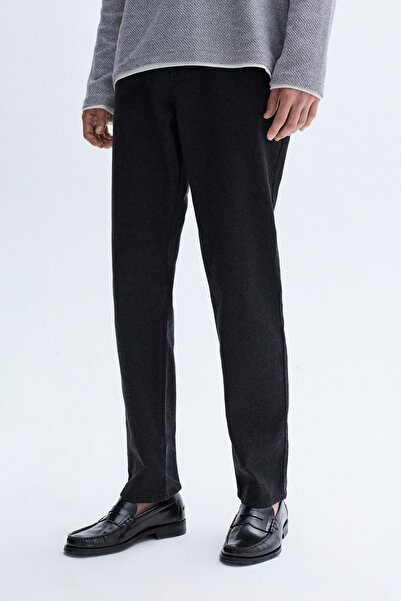 Mudo Slim Straight Fit Pants