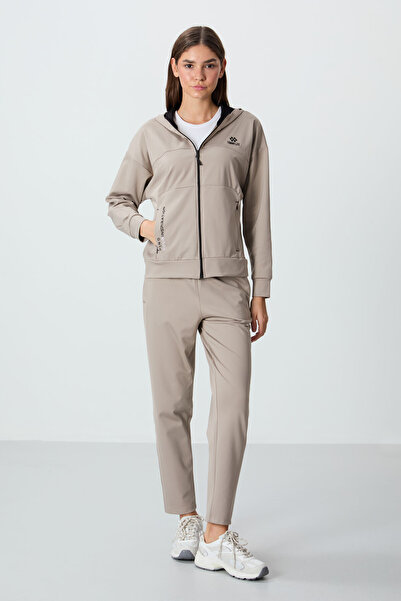 TOMMY LIFE Σκούρο μπεζ με κουκούλα Standard Fit γυναικεία φόρμα αθλητικής φόρμας με λεπτομέρεια κρυφής τσέπης - 95306