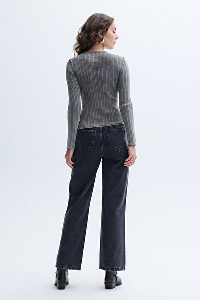 Mudo Fitted Bounding Detail Sweater