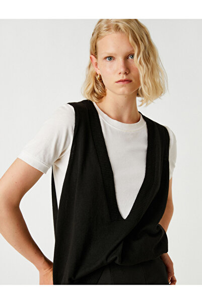 Koton Pullover mit tiefem V-Ausschnitt