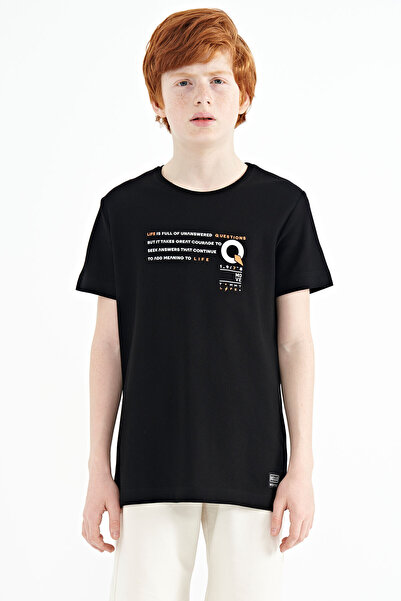 TOMMY LIFE Μαύρη εκτύπωση Λεπτομερής αγορίστικη μπλούζα με λαιμόκοψη O - 11145