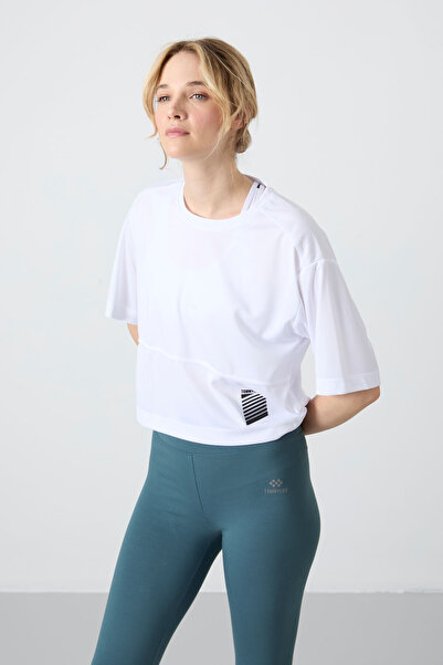 TOMMY LIFE Λευκό αναπνεύσιμο γυναικείο μπλουζάκι με λεπτή ελαστική εφαρμογή Oversize Performance - 97284