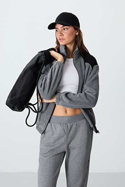 TOMMY LIFE سويت شيرت نسائي من الصوف باللون الرمادي المختلط ذو الياقة العالية - 97293