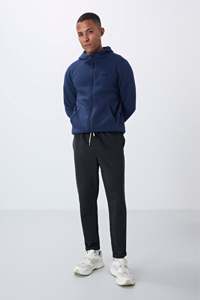 AIR JONES بدلة رياضية للرجال ذات سطح رمادي داكن ومزخرفة بمقاس قياسي - 82154