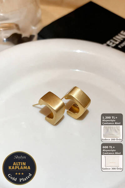 Shylyn 925 Gümüş İğneli Altın Kaplama Mat Kare Küpe Zarif Minimalist Tasarım